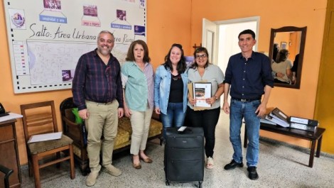 Coordinador de Cultura y diputado Lima entregan Valija Viajera en la Inspección Departamental de Primaria