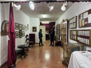 La Intendencia acondicionó un espacio de exhibición del acervo histórico del Teatro Larrañaga