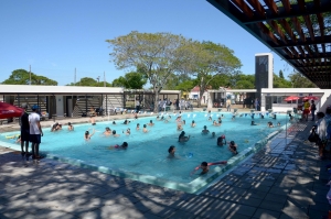 Miles de niños en actividades deportivas locales y regionales en piscinas de la Intendencia   