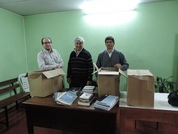 Intendencia entregó 900 libros en  San Antonio, Palomas y Saucedo
