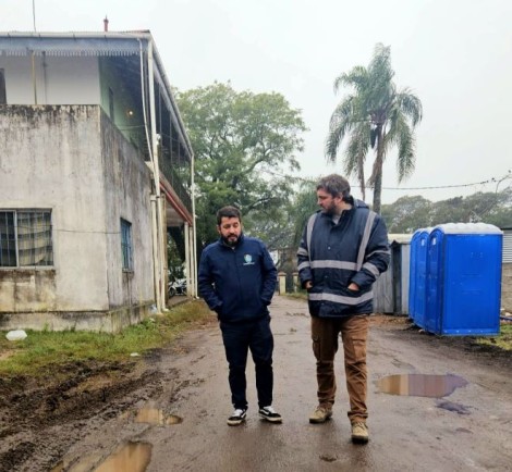 Director Nacional del SINAE y Coordinador del CECOED visitan a desplazados por la creciente