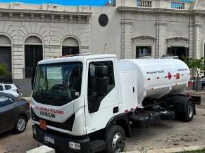 Lima y Verme destacan la adquisición de un nuevo camión cisterna para transporte de combustibles