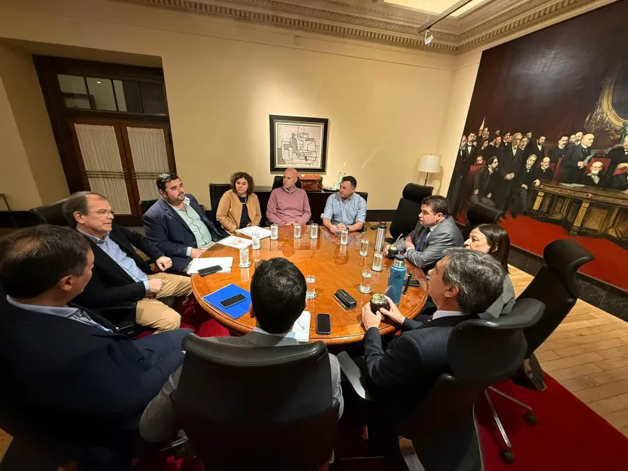 Congreso de Intendentes y BROU firmarán el “Limpia Sueldos” para aliviar a funcionarios municipales